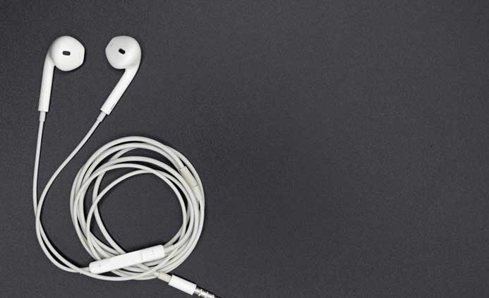 Carry Earbuds With Earloop