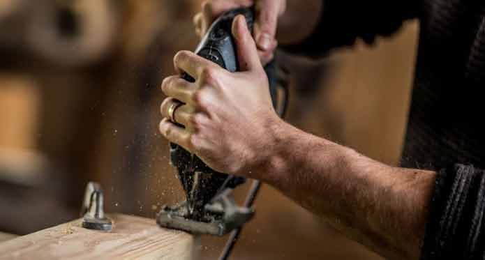 7 Reasons You Should Use a Carving Machine for Woodworking